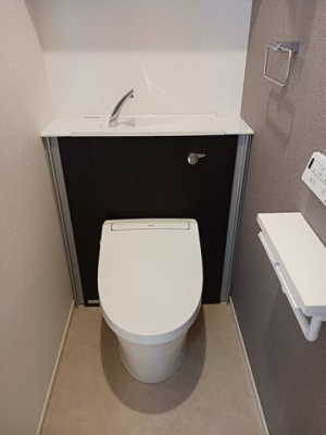 【トイレ】 | フェアリーＡ | 落ち着いた色調のトイレです