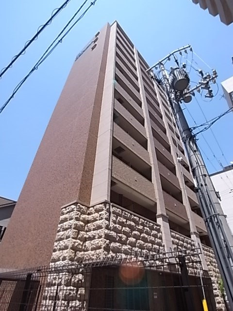 プレサンス三宮ルミネスの外観