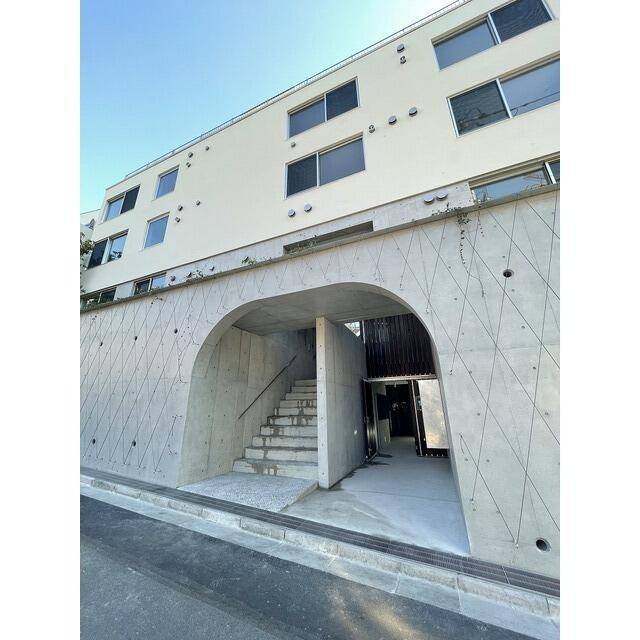 神宮前マンションのエントランス