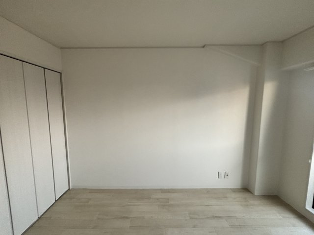 石屋川ロイヤルハイツの居間・リビング