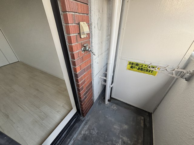 石屋川ロイヤルハイツのバルコニー