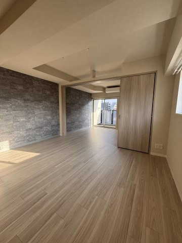 ミラージュパレス本町Departの居間・リビング