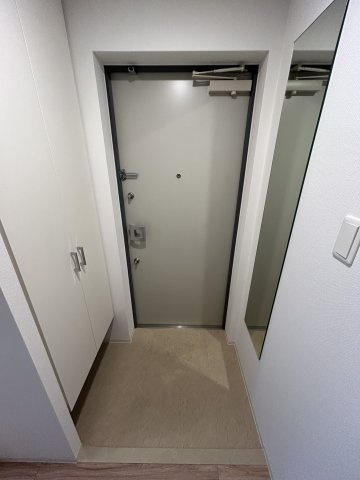 セレニテ難波プリエの玄関