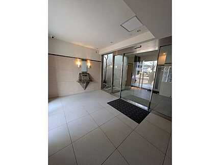 スターアーク宇品神田緑華邸のエントランス