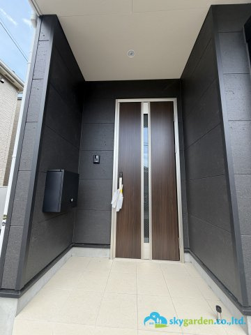 平塚市長持第15　新築戸建　全1棟1号棟の玄関
