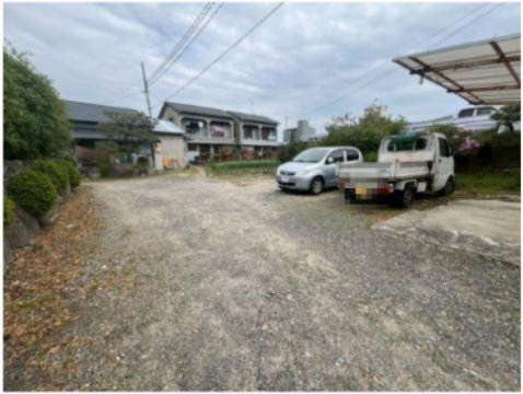藤田借家の駐車場