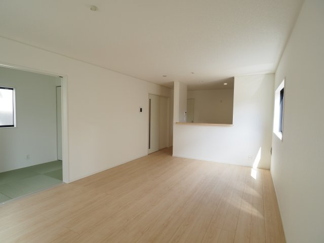 【居間・リビング】 | Cradle garden　伊達市梁川町御八郎第１　２号棟 | ★内覧予約で新米2kg★