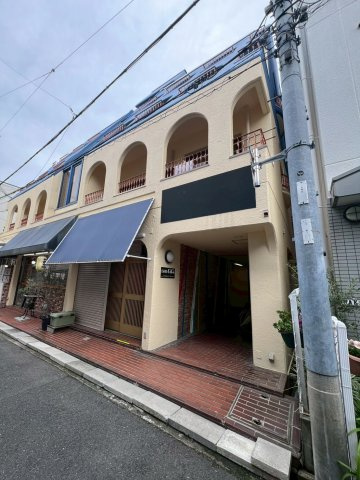 シャトーポポのエントランス