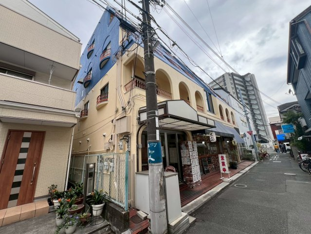 シャトーポポの外観