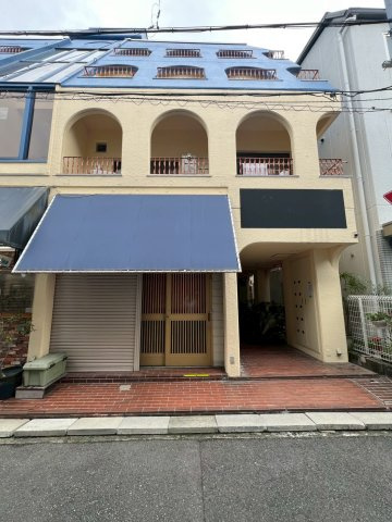 シャトーポポの外観