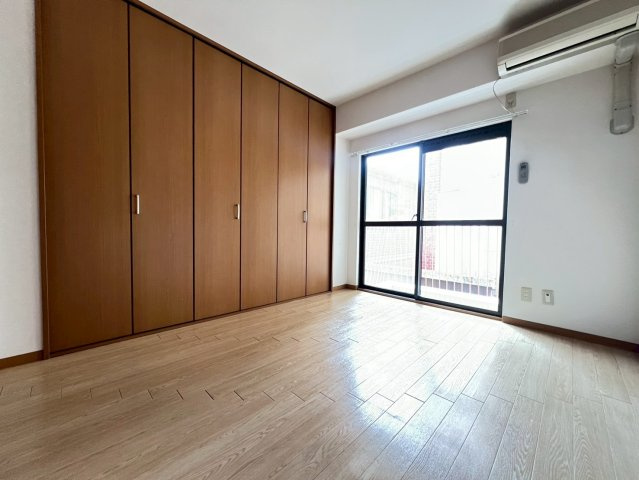 シャトーポポの洋室