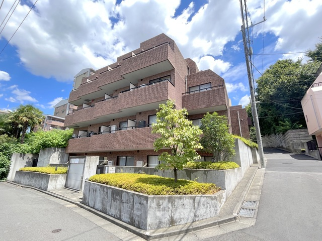 ザ・春日山の外観|駅徒歩５分★商店街すぐそば★オートロックマンション★