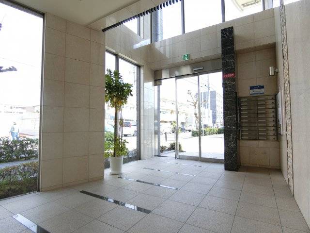 リバーフィールド茨木のエントランス