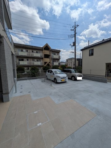 ルミエールの駐車場