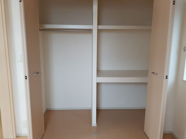 【収納】 | グランアウローラⅤ | たっぷりとした収納スペースです