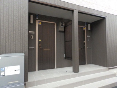 【エントランス】 | メゾン黄金町　B棟