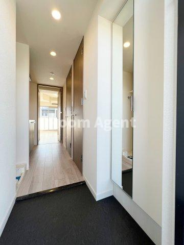 プレサンスTHE新栄の玄関