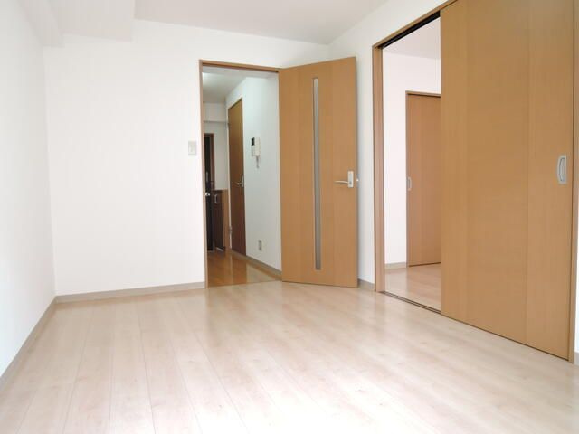 横浜市緑区霧が丘３丁目の賃貸マンションの居間・リビング