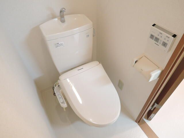 横浜市緑区霧が丘３丁目の賃貸マンションのトイレ