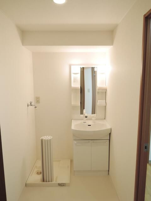 横浜市緑区霧が丘３丁目の賃貸マンションの洗面所