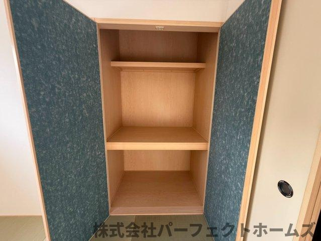 香里ケ丘8丁目戸建の収納|大きなスペースがあり、収納には困りません