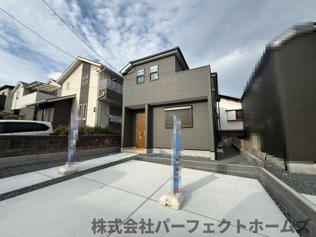 香里ケ丘8丁目戸建の駐車場|駐車スペースもあります