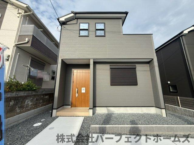 香里ケ丘8丁目戸建のエントランス