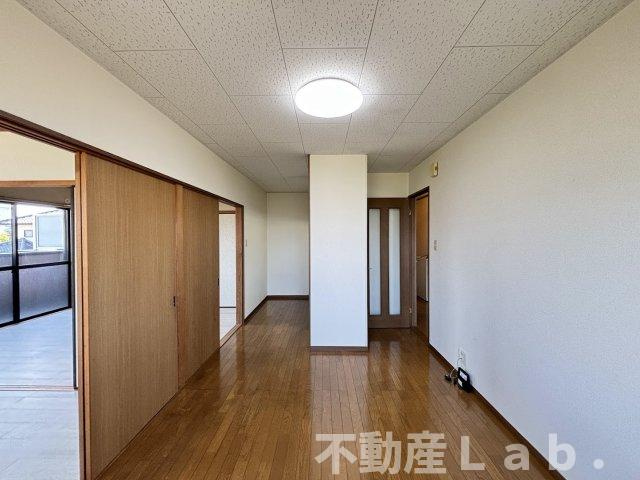 サン・ワインズマンションの洋室