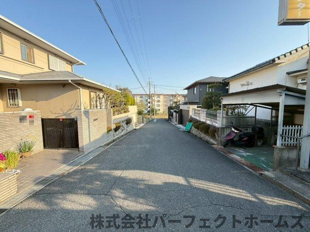 香里ケ丘8丁目戸建の周辺