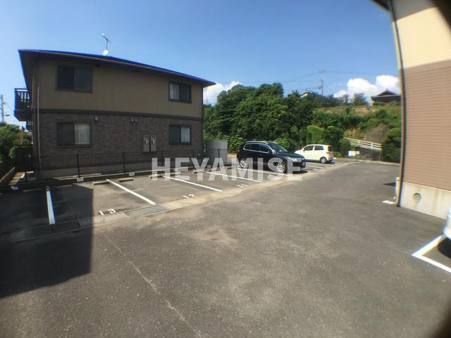 セジュールたさきB棟の駐車場