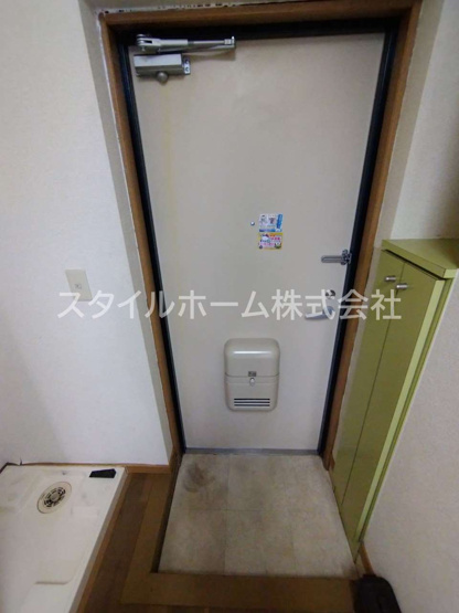 【玄関】 | ベルシャイン | 別部屋写真です。