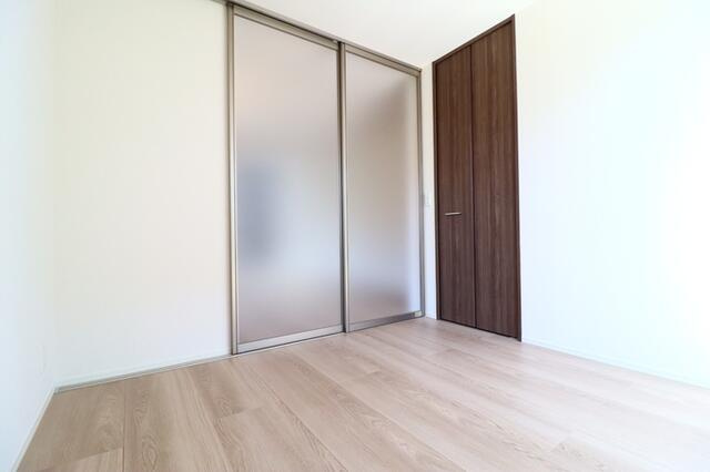 グラナーデ新宿の洋室