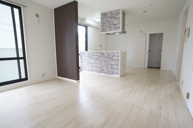 ツインコート弐番館の居間・リビング