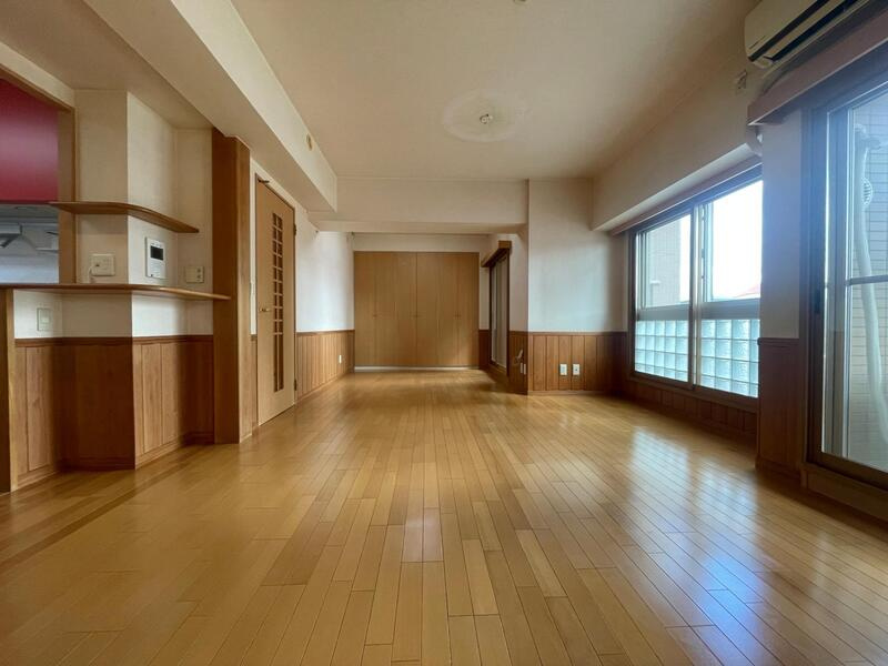 グランプレイズ宝塚南口の居間・リビング|おしゃれなリビングです