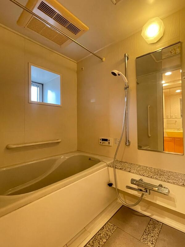 グランプレイズ宝塚南口の浴室|お風呂です