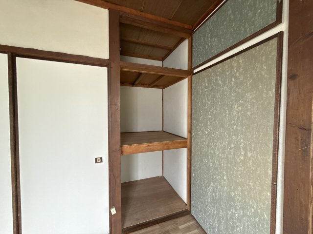 勘兵衛町２戸1の収納
