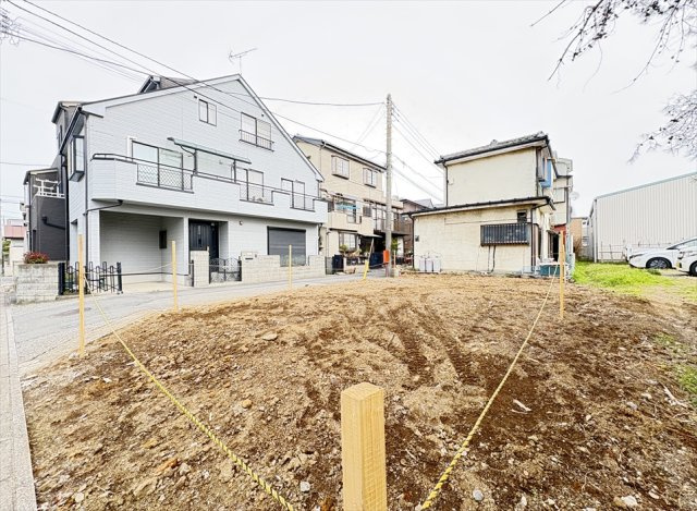【外観】 | 志木市下宗岡4丁目　新築一戸建住宅　全1棟　(志木本店) | 販売現地／2026年3月13日撮影　
秋ヶ瀬児童公園まで徒歩5分でお子様の公園デビューにも便利。