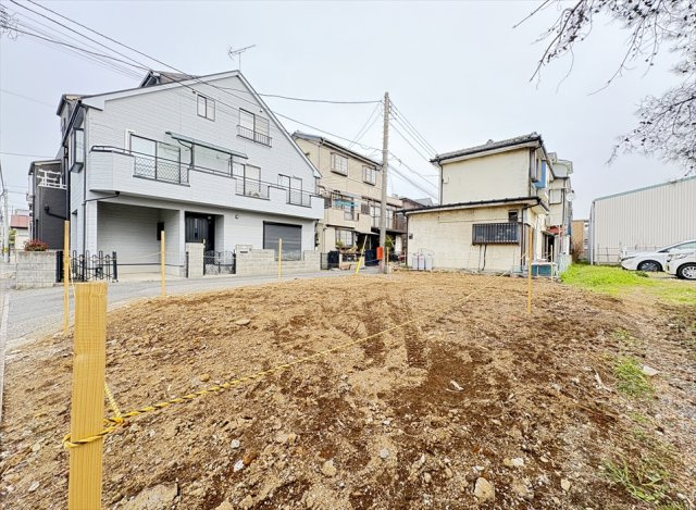 【外観】 | 志木市下宗岡4丁目　新築一戸建住宅　全1棟　(志木本店) | 販売現地／2026年3月13日撮影　
コンビニまで徒歩6分でちょっとしたお買い物に便利
