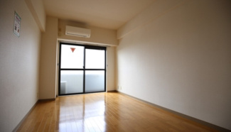 【居間・リビング】 | グローリア初穂桜台Ⅱ