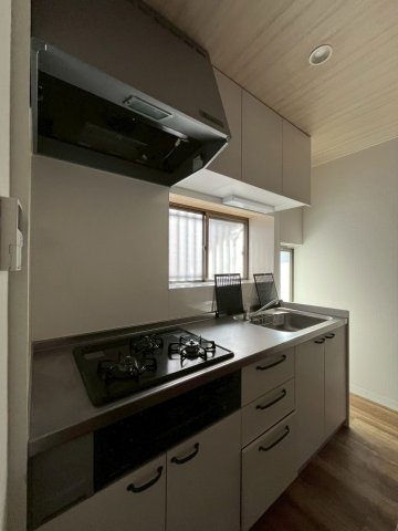 諏訪ノ森町中1丁戸建のキッチン