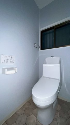 諏訪ノ森町中1丁戸建のトイレ