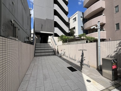 【エントランス】 | ディアレイシャス池袋 | 清潔なエントランスです