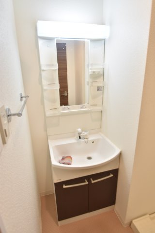 大阪市城東区今福西１丁目の賃貸マンションの洗面所