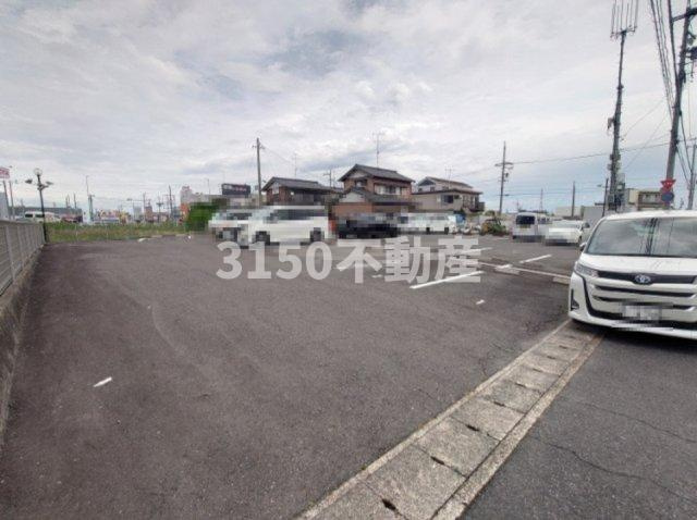 ラ・ミノールIIIの駐車場