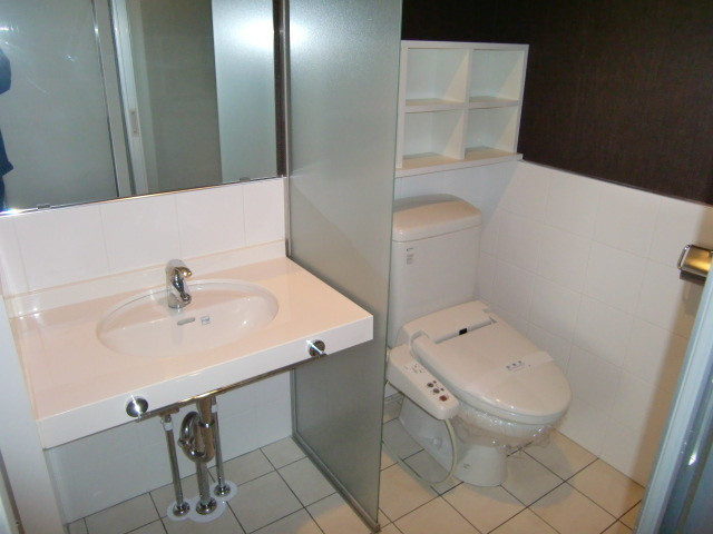 W.O.B.ROKKOHMICHIの洗面所