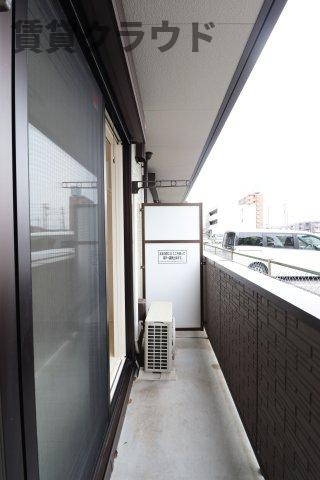 レーヴのバルコニー|陽当たり良好なバルコニーです