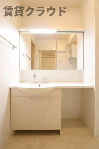 レーヴの洗面所|朝の準備に活躍する、洗髪洗面化粧台！