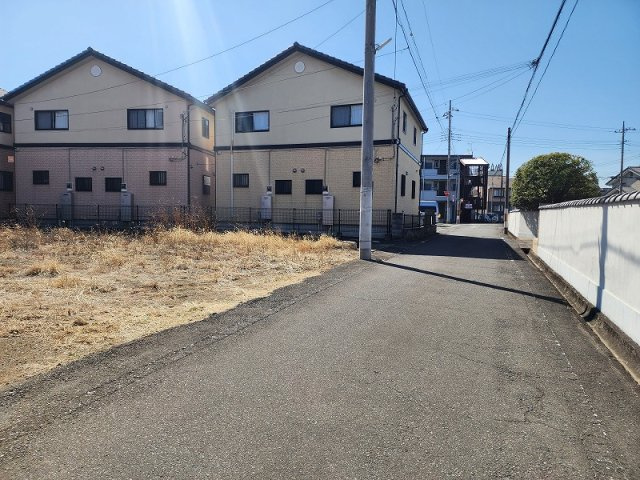 高崎市飯塚町売土地の前面道路含む現地写真