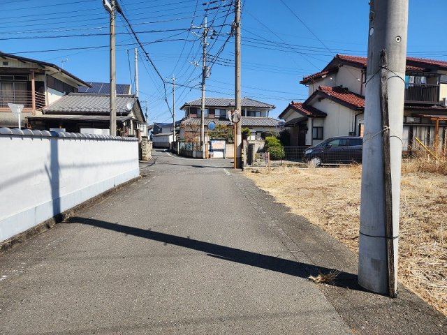 高崎市飯塚町売土地の前面道路含む現地写真