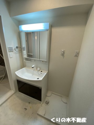 【洗面所】 | パサージュ　デュ　ヴァン | 反転タイプのお部屋の写真です（現況を優先いたします）